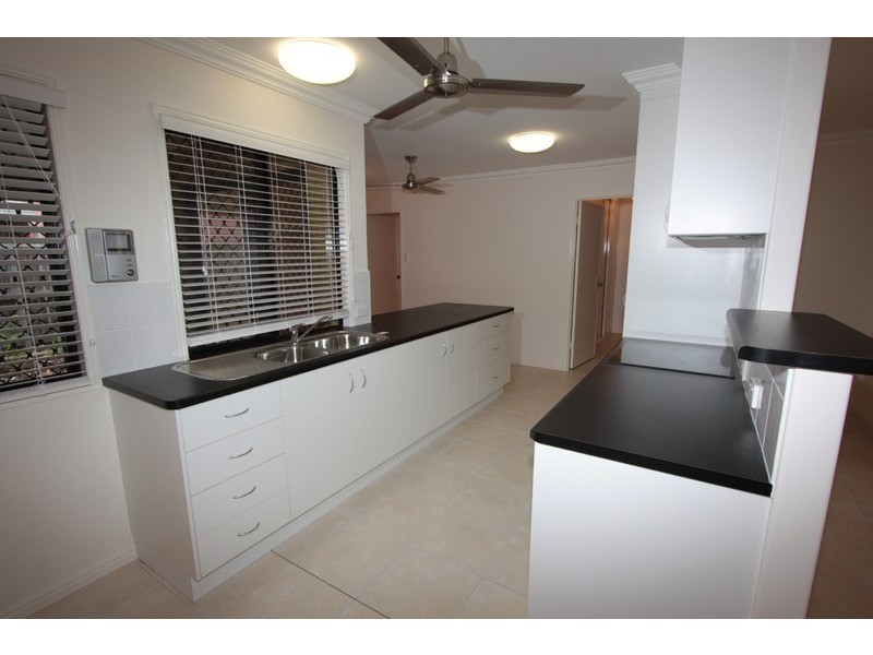 4/25 Surrey Street, Hyde Park QLD 4812