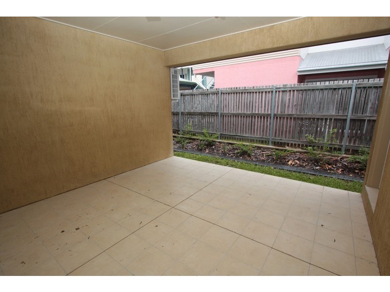 4/25 Surrey Street, Hyde Park QLD 4812