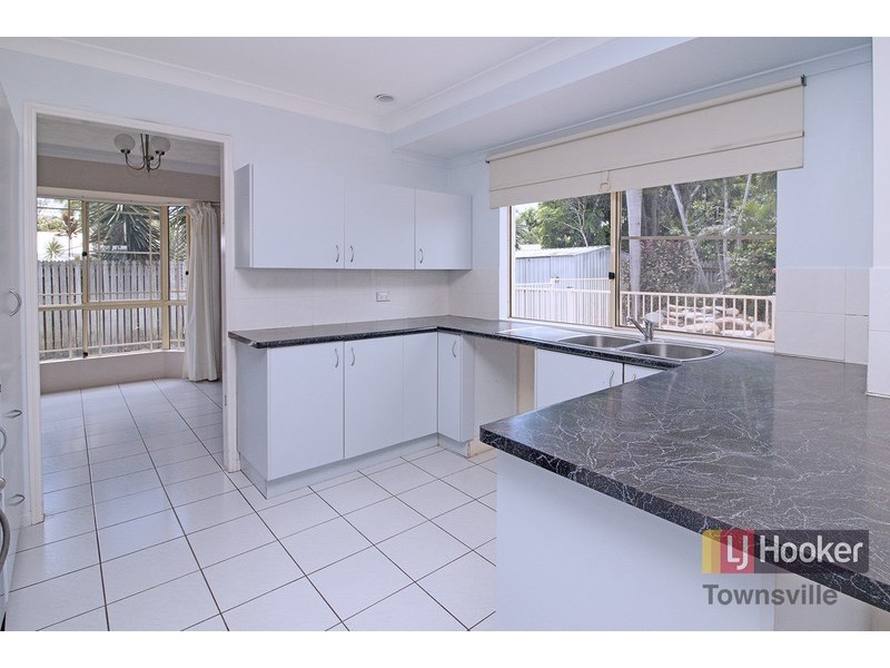 27 Eliza Street, Kelso QLD 4815