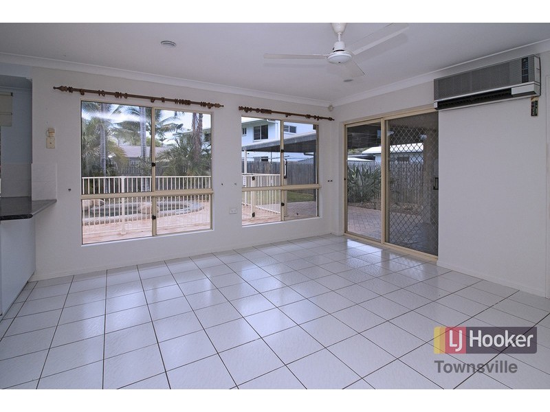 27 Eliza Street, Kelso QLD 4815