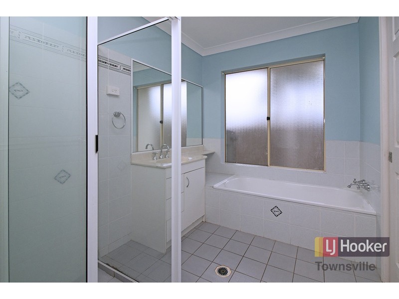 27 Eliza Street, Kelso QLD 4815