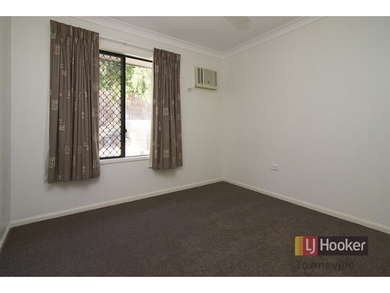 34 Minaret Way, Mount Louisa QLD 4814