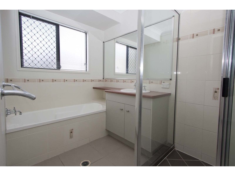 34 Minaret Way, Mount Louisa QLD 4814