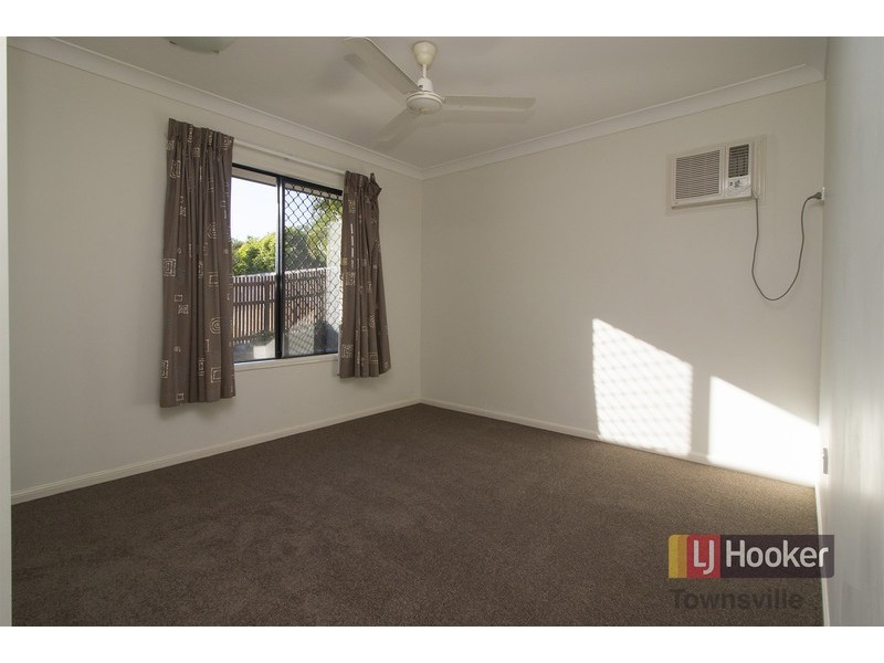 34 Minaret Way, Mount Louisa QLD 4814
