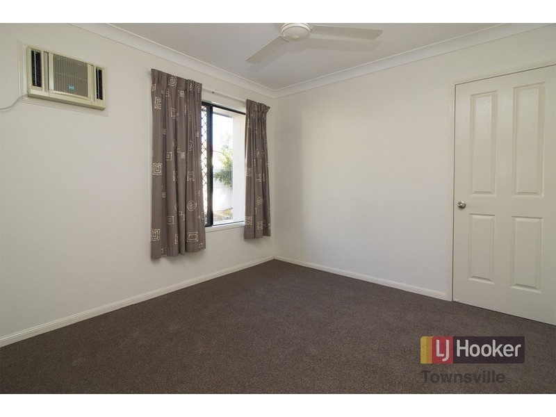 34 Minaret Way, Mount Louisa QLD 4814