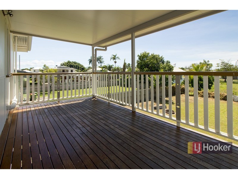 65 Eleventh Avenue, Railway Estate QLD 4810