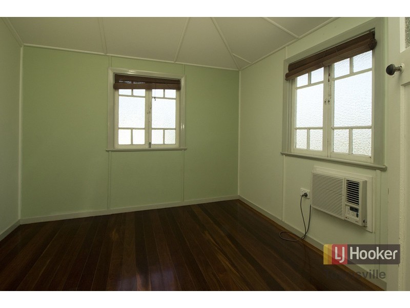 65 Eleventh Avenue, Railway Estate QLD 4810