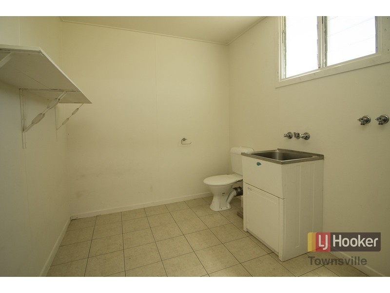 65 Eleventh Avenue, Railway Estate QLD 4810