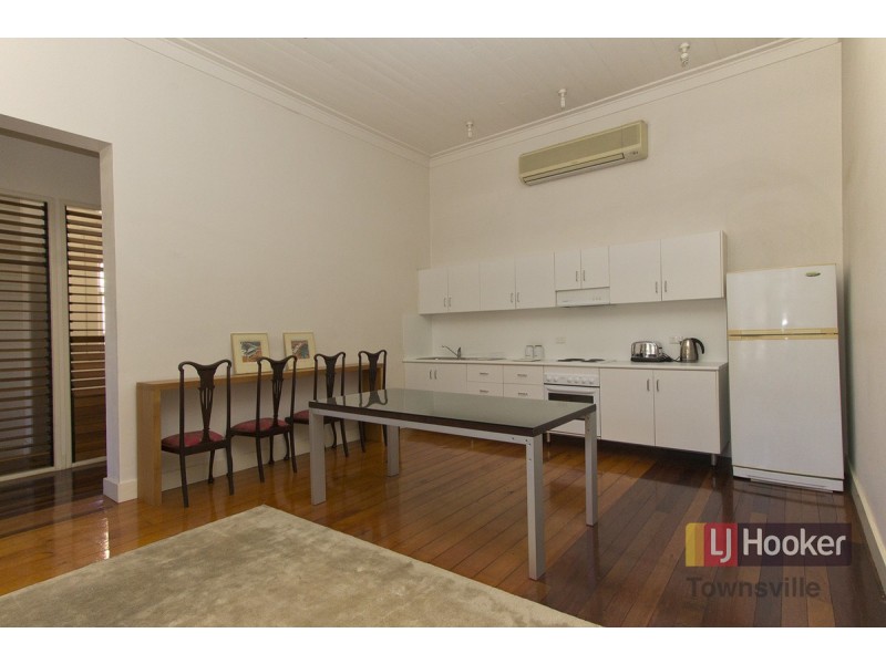 3/54 Denham Street, Townsville City QLD 4810