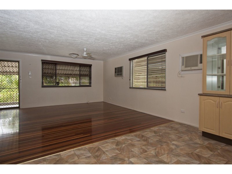 92 Banfield Drive, Mount Louisa QLD 4814