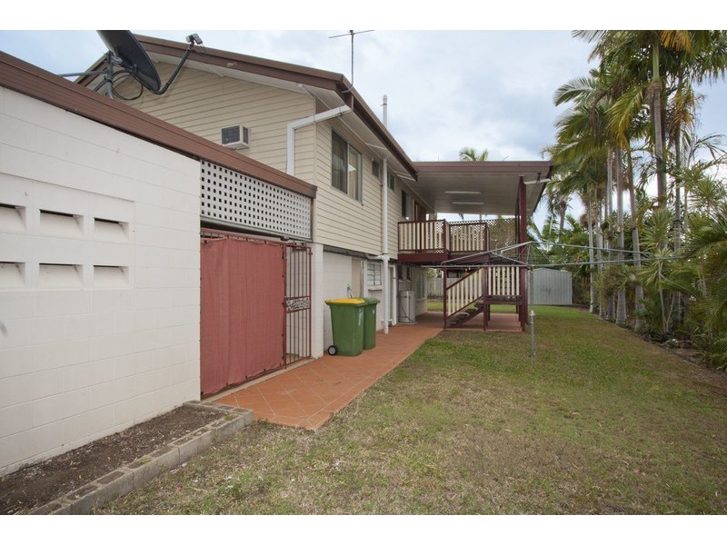 92 Banfield Drive, Mount Louisa QLD 4814