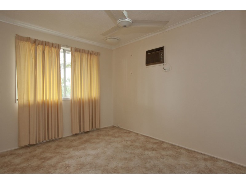 92 Banfield Drive, Mount Louisa QLD 4814