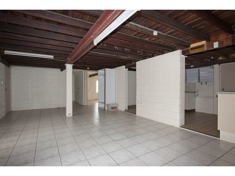 92 Banfield Drive, Mount Louisa QLD 4814