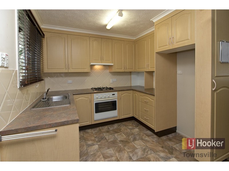 92 Banfield Drive, Mount Louisa QLD 4814