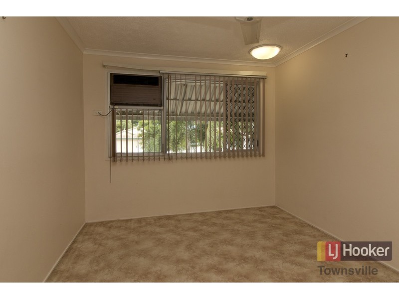 92 Banfield Drive, Mount Louisa QLD 4814