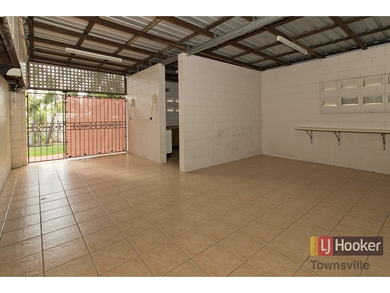 92 Banfield Drive, Mount Louisa QLD 4814