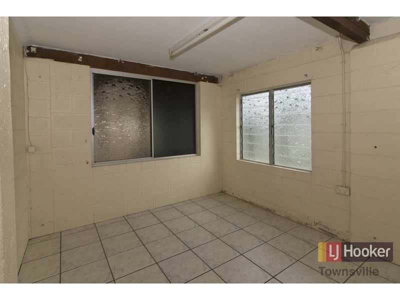 92 Banfield Drive, Mount Louisa QLD 4814