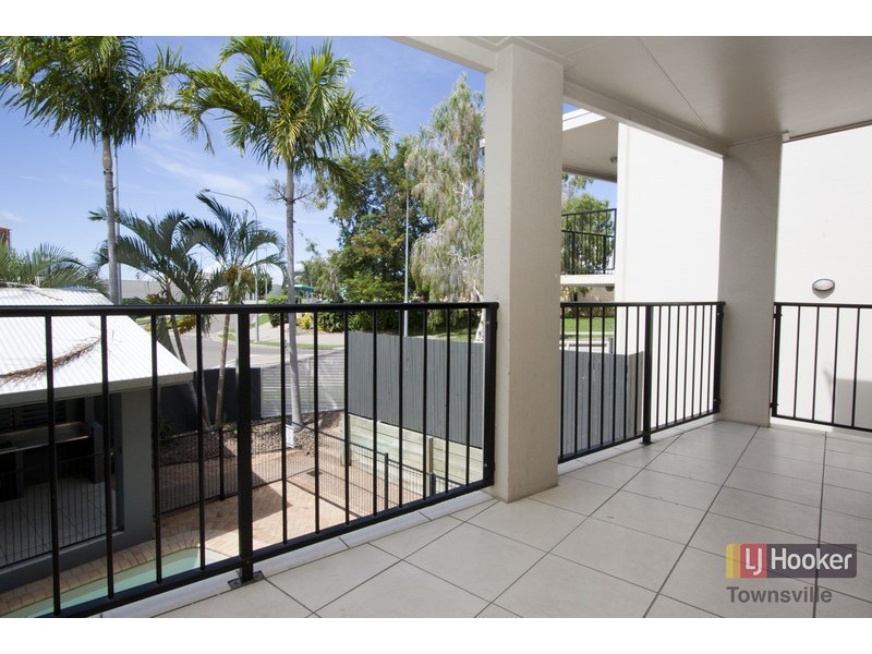 10/2 Freshwater Drive, Douglas QLD 4814