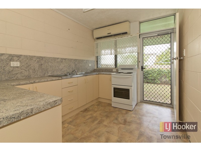 2/7 Burton Street, Mysterton QLD 4812