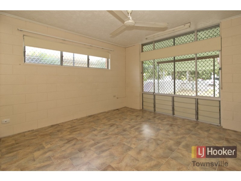 2/7 Burton Street, Mysterton QLD 4812