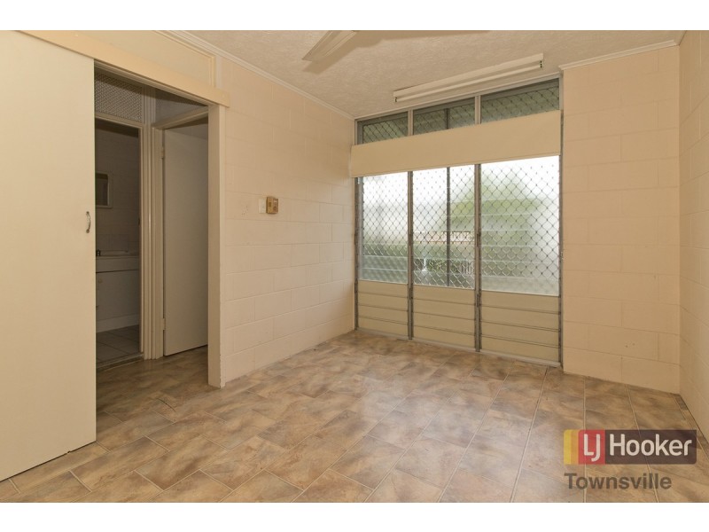 2/7 Burton Street, Mysterton QLD 4812