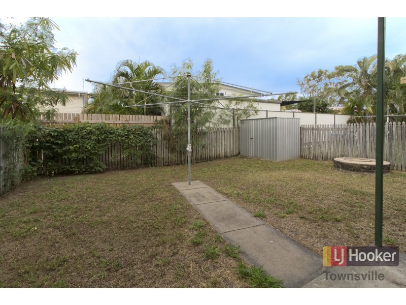 2/7 Burton Street, Mysterton QLD 4812