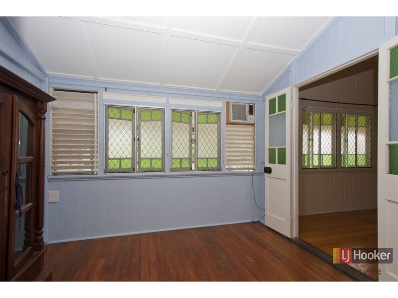 17 Derby Street, Pimlico QLD 4812