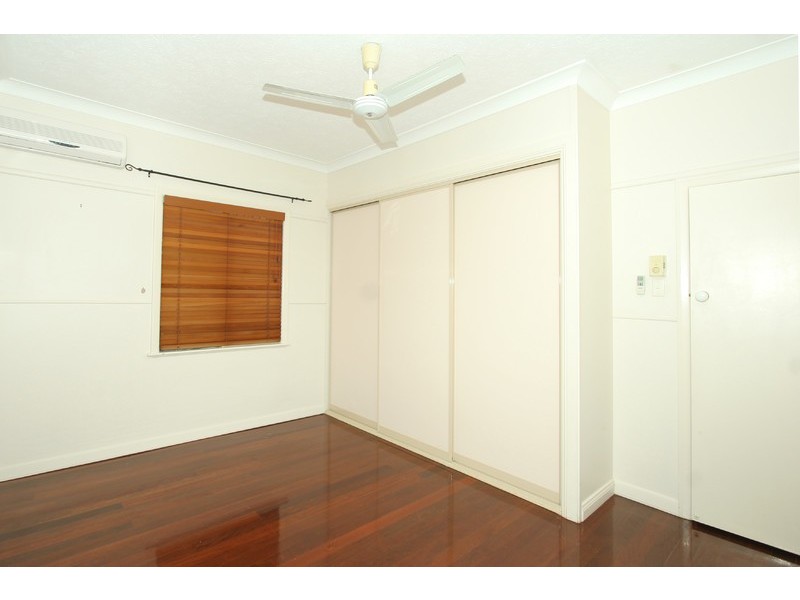 8 Moorina Street, Mundingburra QLD 4812