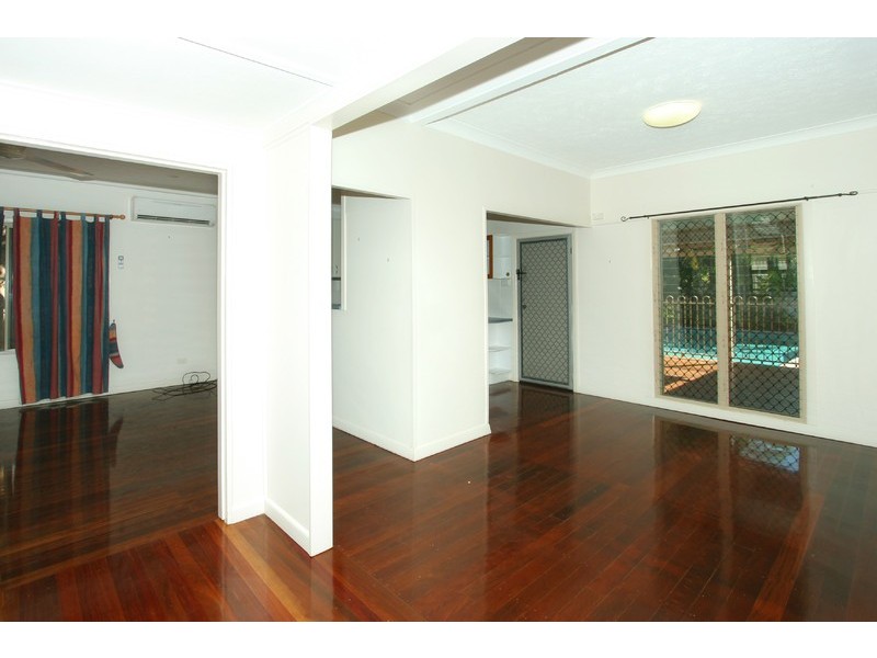 8 Moorina Street, Mundingburra QLD 4812