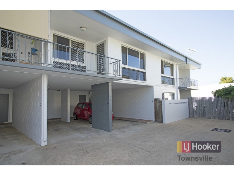 2/6 Lamington Road, West End QLD 4810