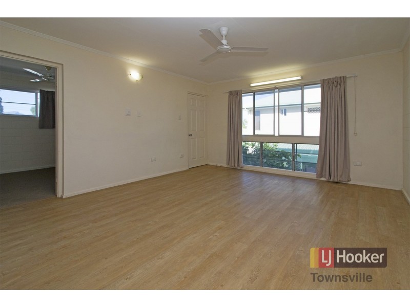 2/6 Lamington Road, West End QLD 4810