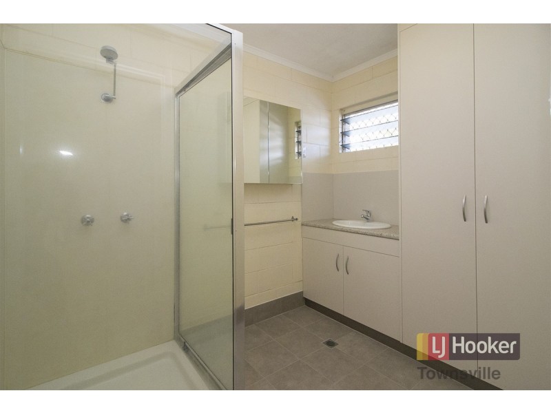 2/6 Lamington Road, West End QLD 4810