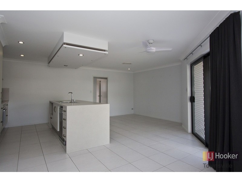 19 Rushtons Way, Mount Louisa QLD 4814