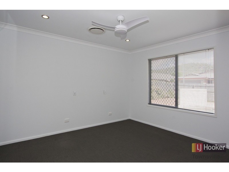 19 Rushtons Way, Mount Louisa QLD 4814