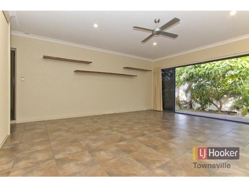 75 Shutehaven Circuit, Bushland Beach QLD 4818