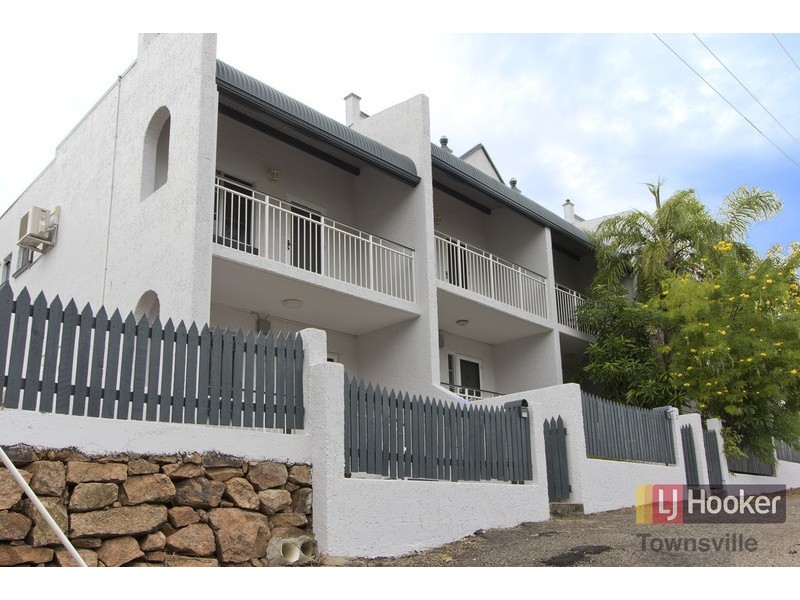 1/29 Victoria Street, North Ward QLD 4810