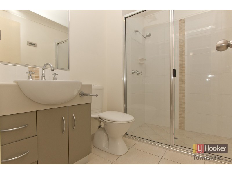 6/13 Albert Street, Cranbrook QLD 4814