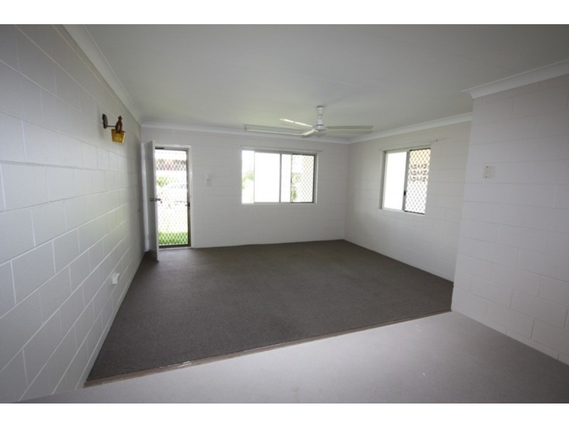 1/8 Neil Street, Kirwan QLD 4817
