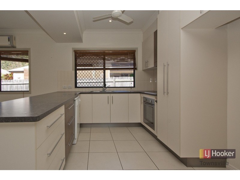 21 St Ives Court, Mount Louisa QLD 4814