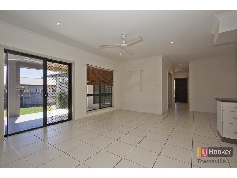 21 St Ives Court, Mount Louisa QLD 4814