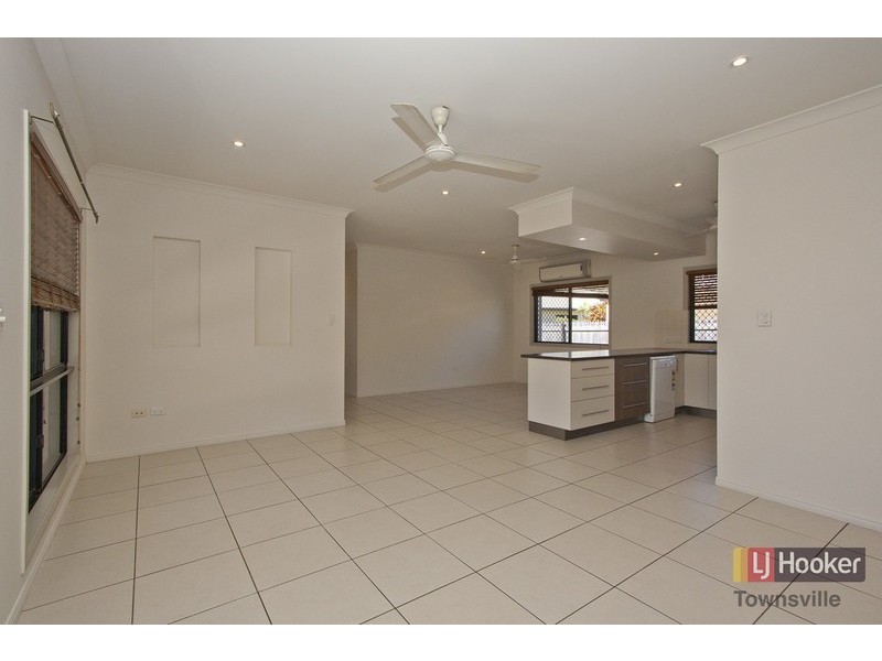 21 St Ives Court, Mount Louisa QLD 4814