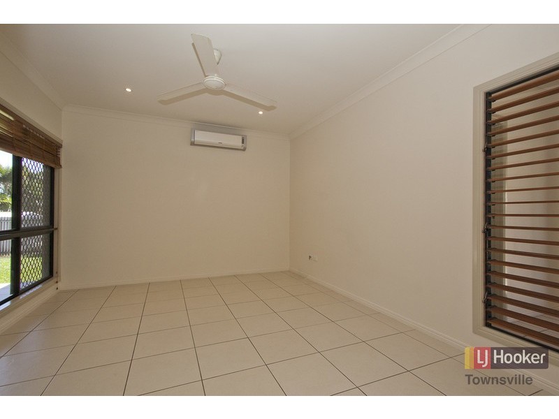 21 St Ives Court, Mount Louisa QLD 4814