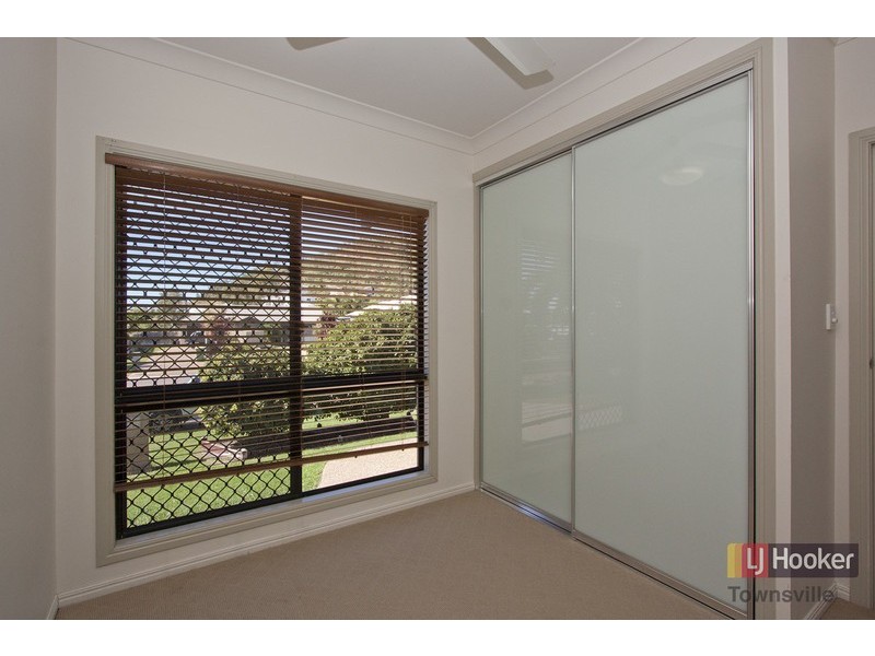 21 St Ives Court, Mount Louisa QLD 4814