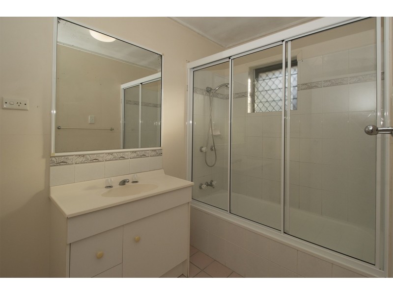 2/6 Bambil Court, Mount Louisa QLD 4814