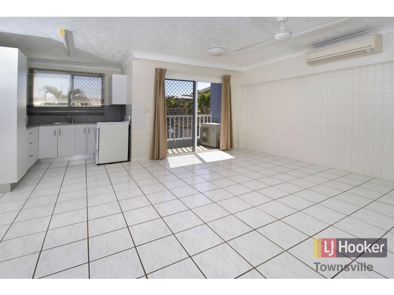 104/15-19 Gregory Street, North Ward QLD 4810