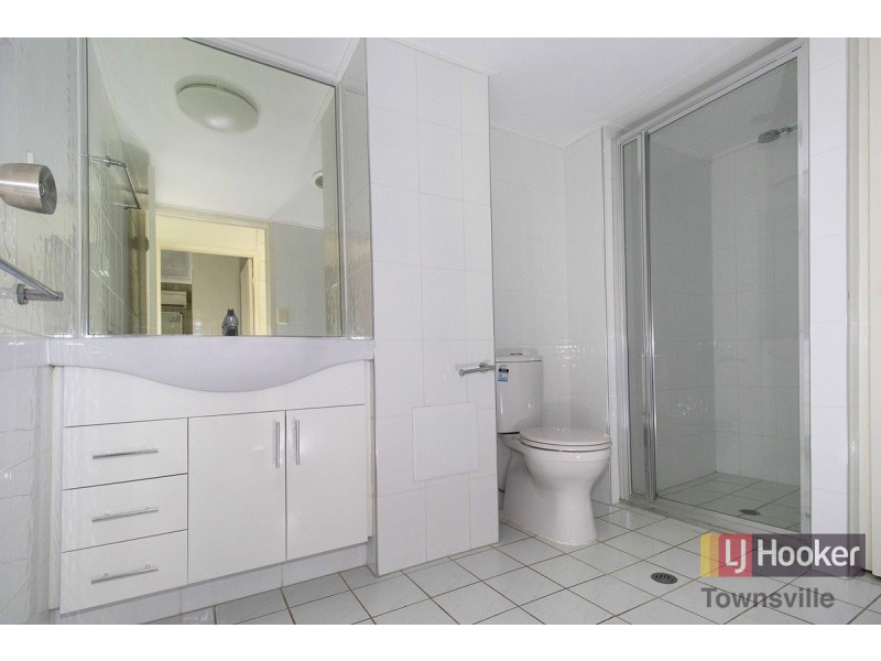 104/15-19 Gregory Street, North Ward QLD 4810