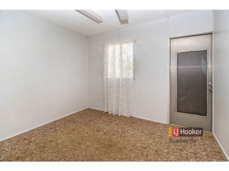 1 Thorn Street, Mount Louisa QLD 4814