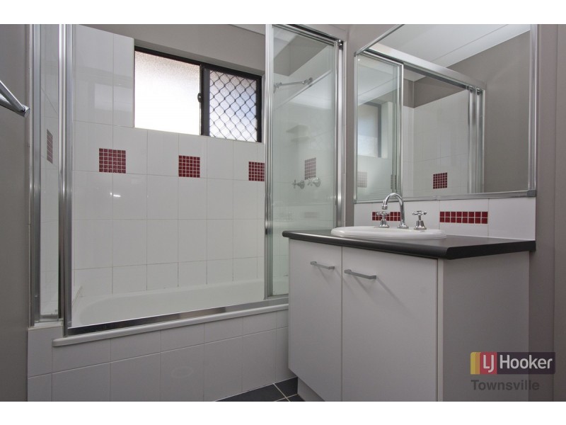 12 Redgum Court, Mount Louisa QLD 4814