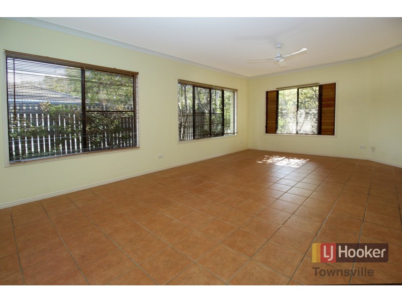 4 New England Court, Douglas QLD 4814