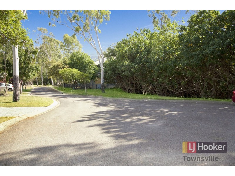 4 New England Court, Douglas QLD 4814